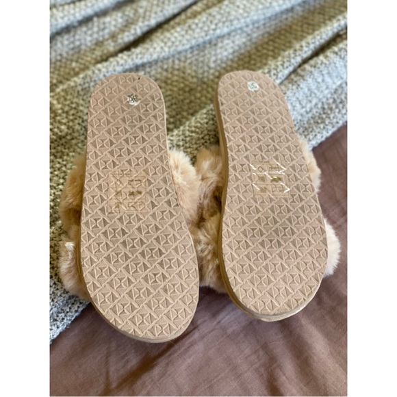 🪩3 for $15🪩 COFACE | Fuzzy Slippers - Picture 5 of 9